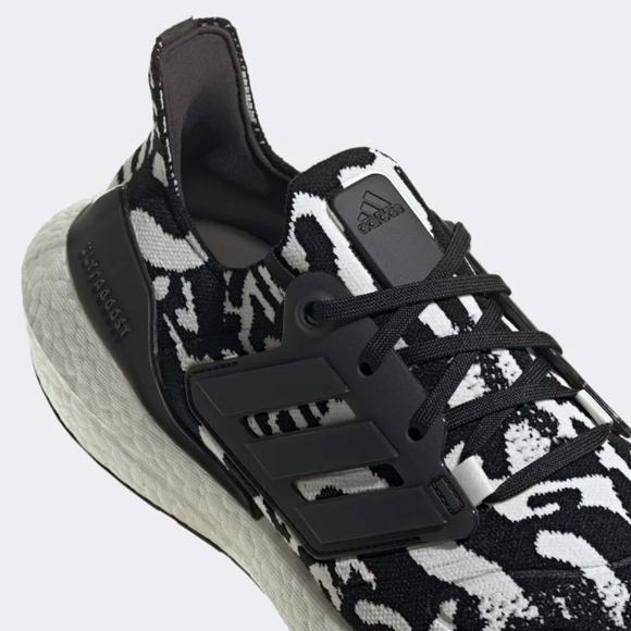 [NEW] Men's Adidas Ultraboost 22 Shoes GX6300 - Picture 7 of 8